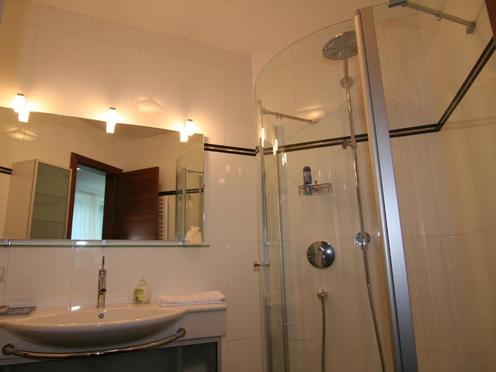 Apartments Schloss-Weissenstein-Strasse Matrei in Osttirol Room photo